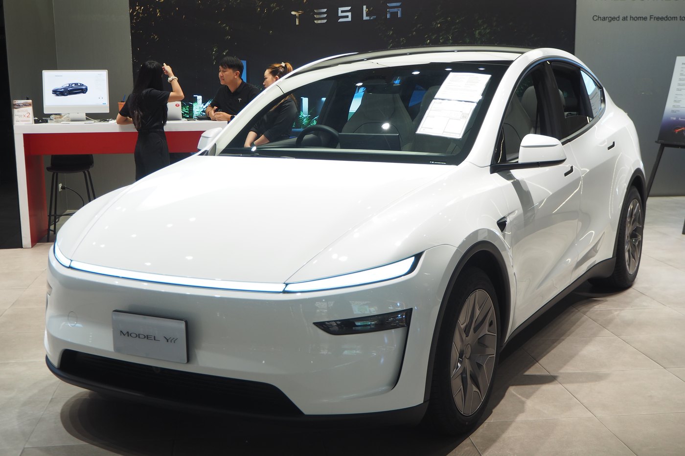 Tesla Model Y L